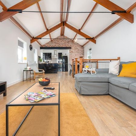 Stayright- 2 Bedroom House, Centrally Located & Close Walk To City Centre Cardiff Extérieur photo