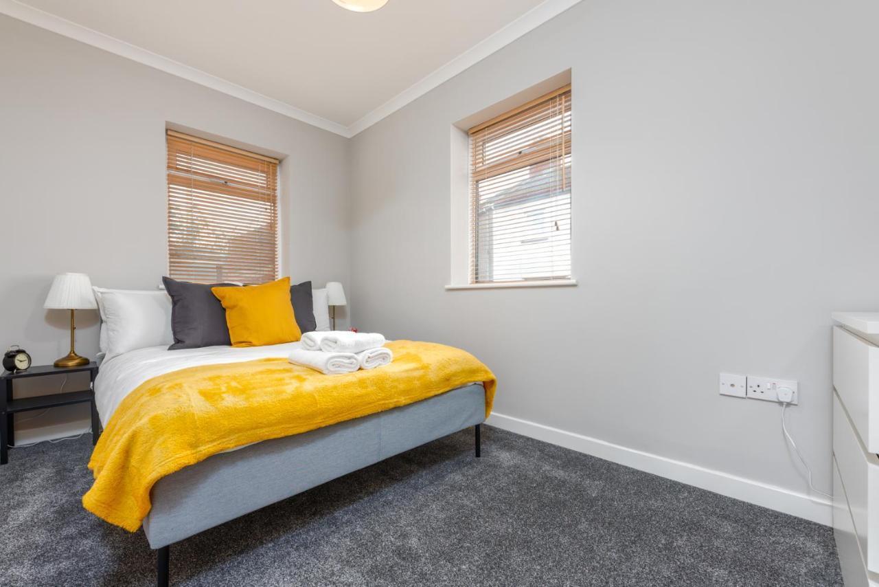 Stayright- 2 Bedroom House, Centrally Located & Close Walk To City Centre Cardiff Extérieur photo